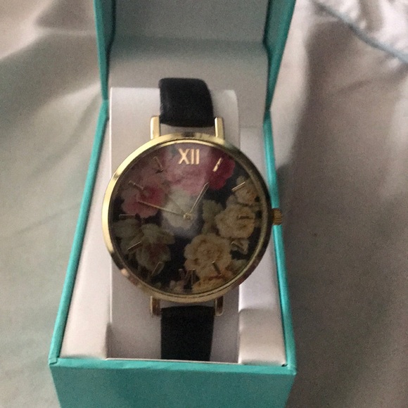 Geneva Accessories - 2/$16 Sale NWT Large Face Easy Read Watch